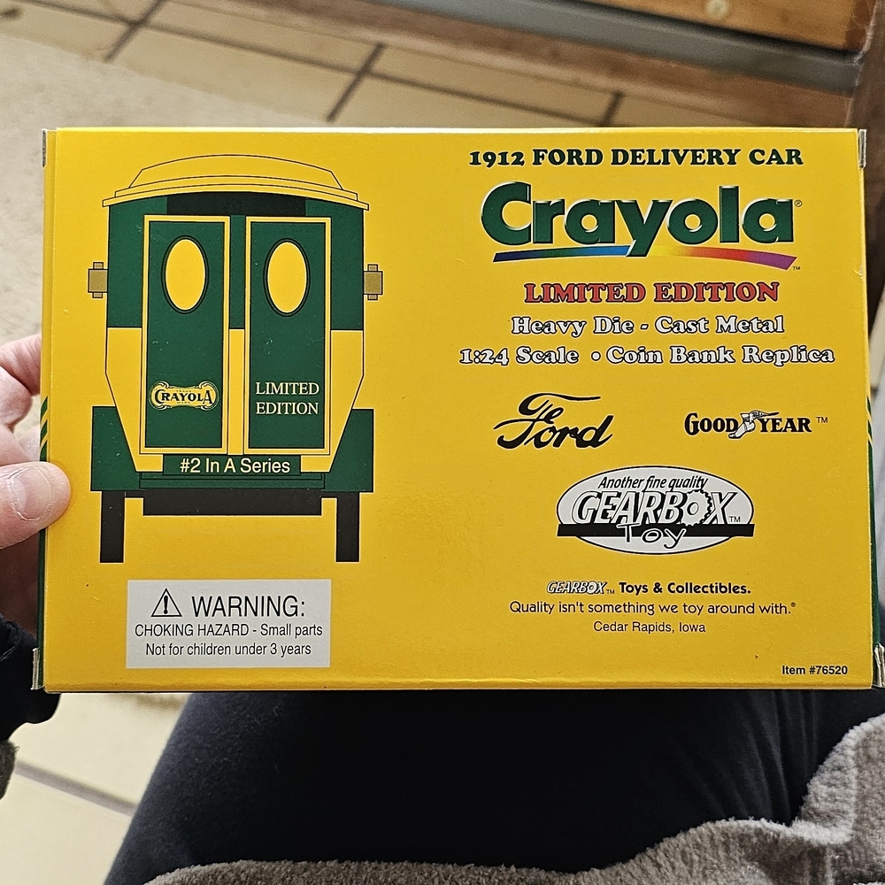 Crayola Gearbox Coin Bank - Yellow and Green *Brand New* - Picture 2 of 3